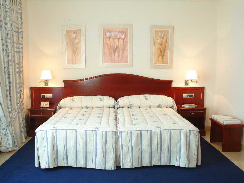 Hotel Gran Legazpi Madrid Habitación foto